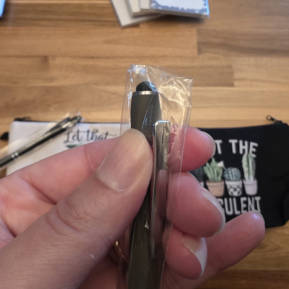 Notepad Set with Black Pouch - Picture 6 of 6